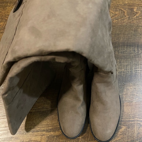 Over the knee boots wide calf Size 9 NWT - Picture 2 of 12